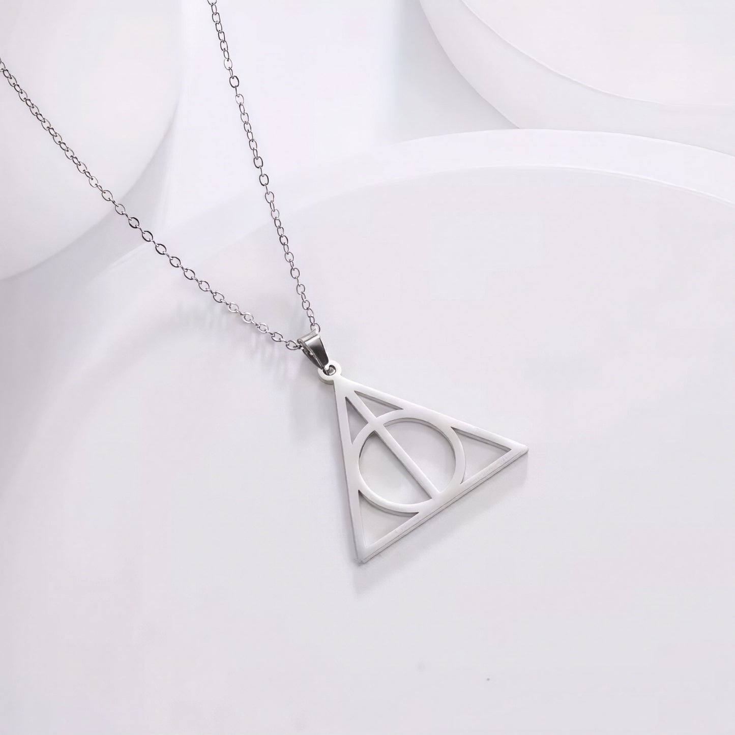 Collar de acero inoxidable de las tres reliquias