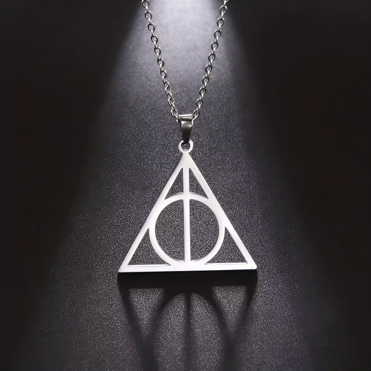 Collar de acero inoxidable de las tres reliquias